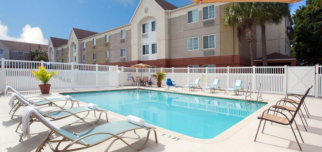 Sonesta Simply Suites Clearwater hotel outdoor pool image