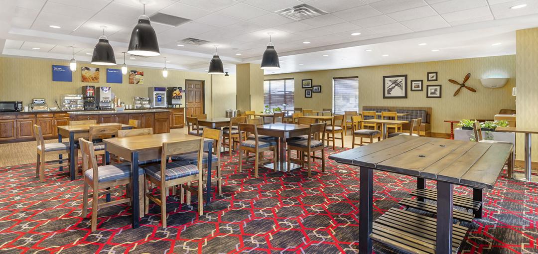Dining & Free Breakfast at Our Minot Hotel
