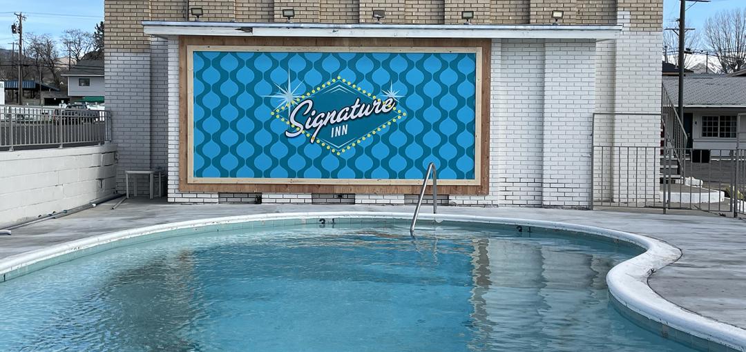 Signature Inn Winnemucca exterior and pool view