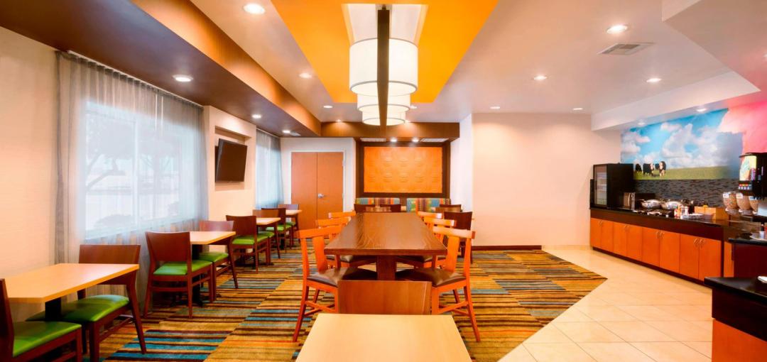 The breakfast area at the Sonesta Essential Houston Energy Corridor hotel.