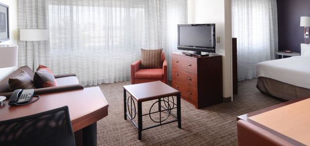 Learn About Our All-Suite Hotel in Dallas 