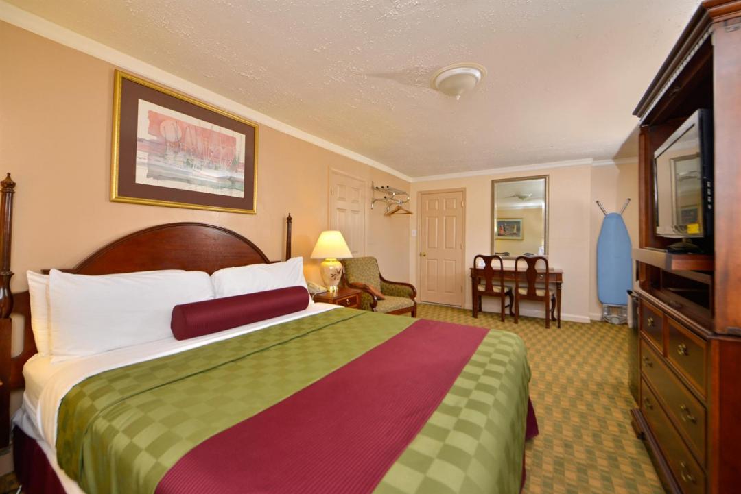 Spacious guestroom with amenities